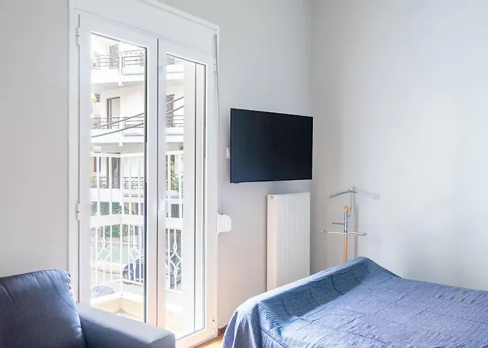 Spacious Apt Close To Metro